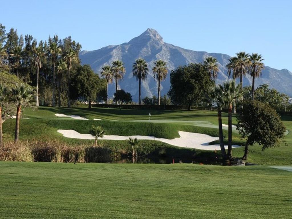 Apartemen Puerto Banus Luxury Penthouse